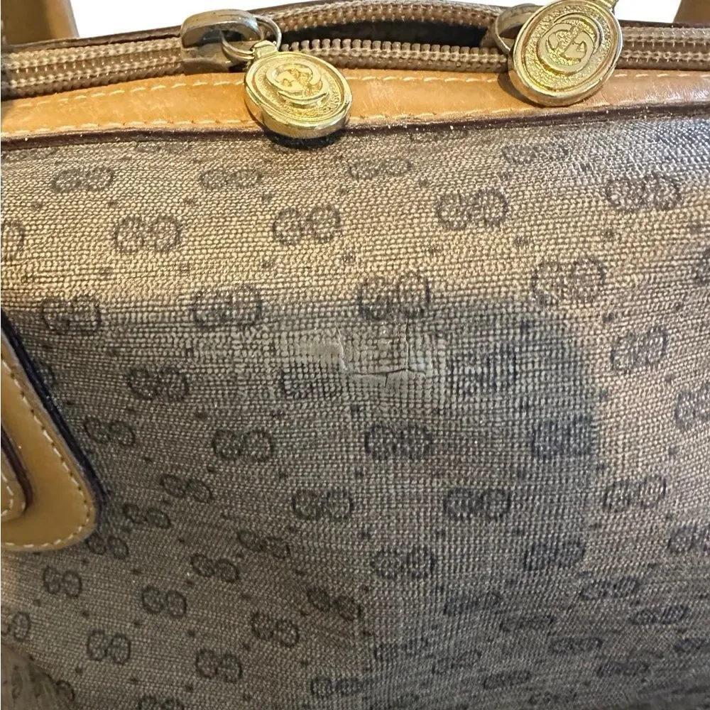 Gucci Beige Interior with Gold Accent